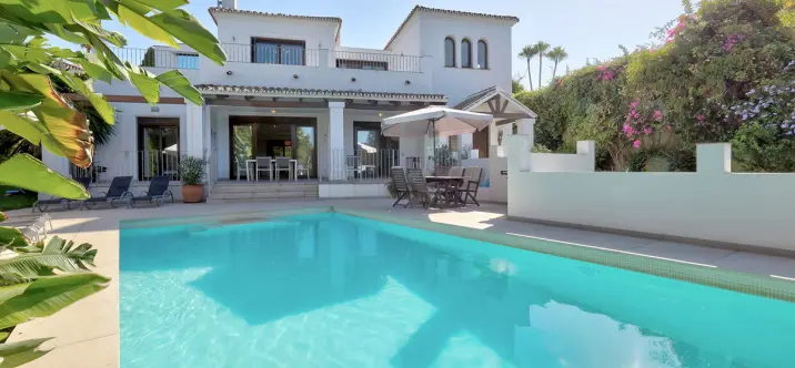 Venta de villa independiente en El Rosario 0
