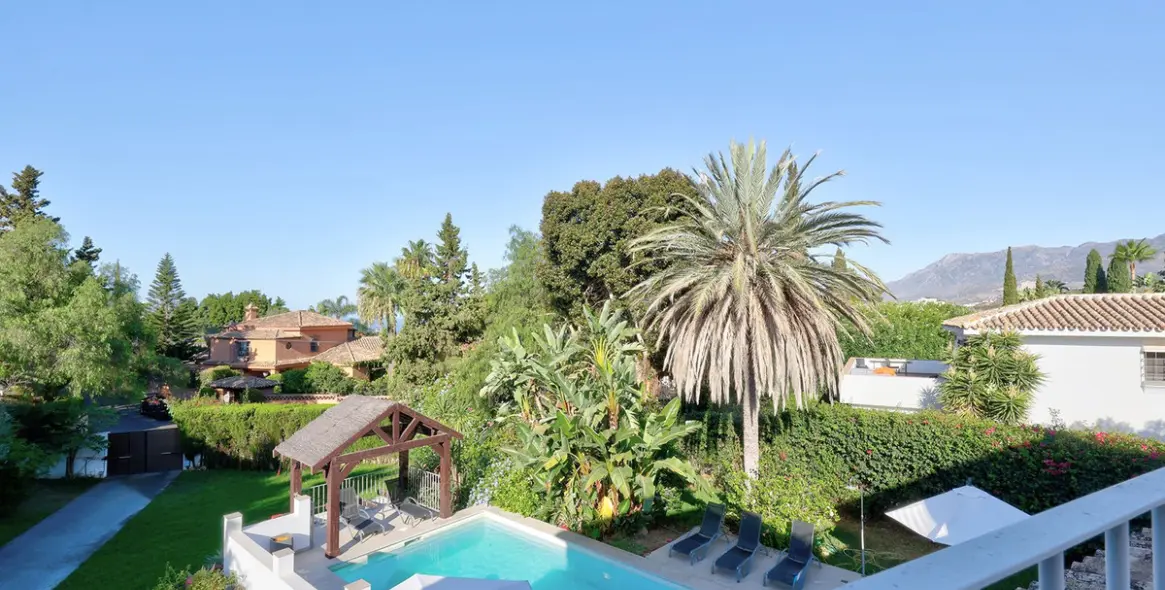 Venta de villa independiente en El Rosario 12