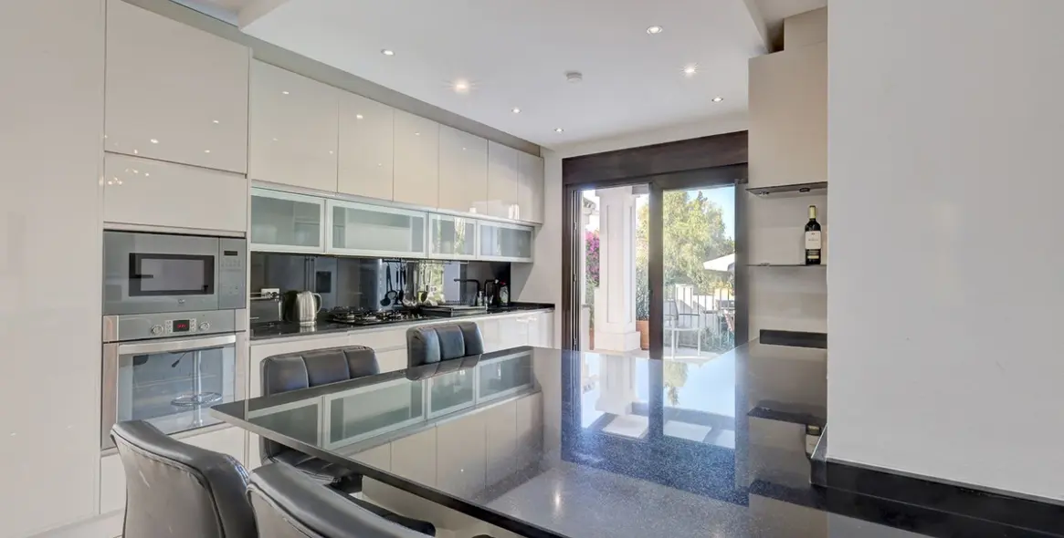 Venta de villa independiente en El Rosario 15