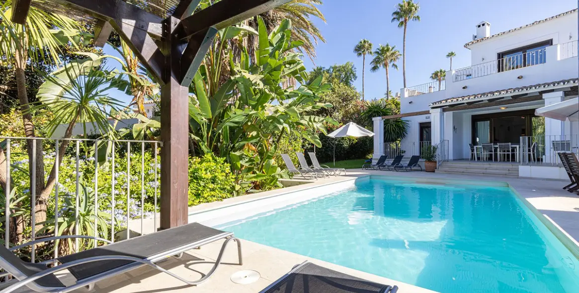 Venta de villa independiente en El Rosario 24