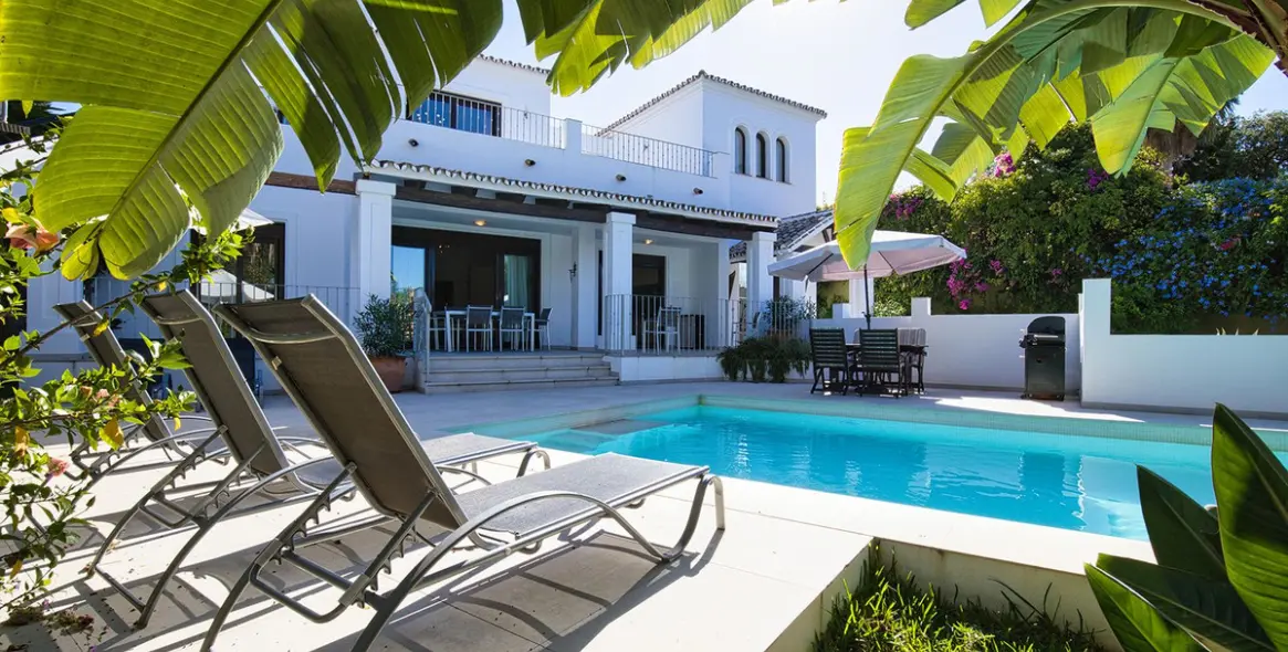 Venta de villa independiente en El Rosario 28