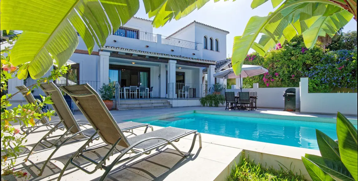 Venta de villa independiente en El Rosario 29
