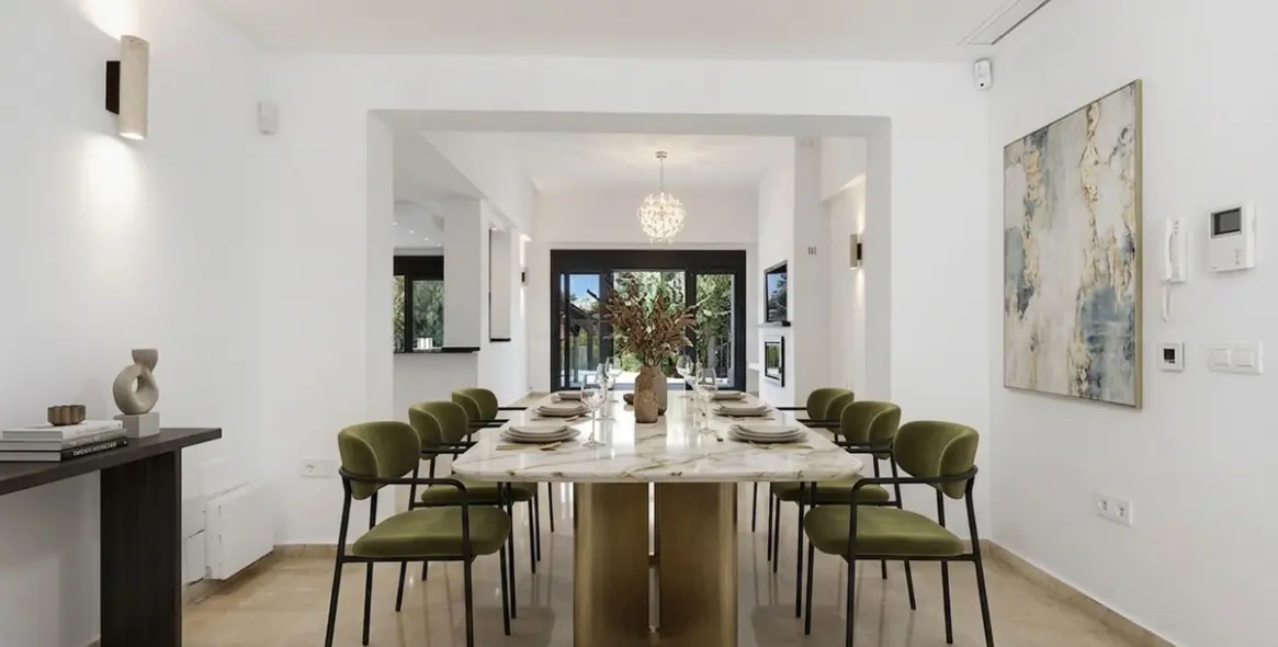 Sale of detached villa in El Rosario 11