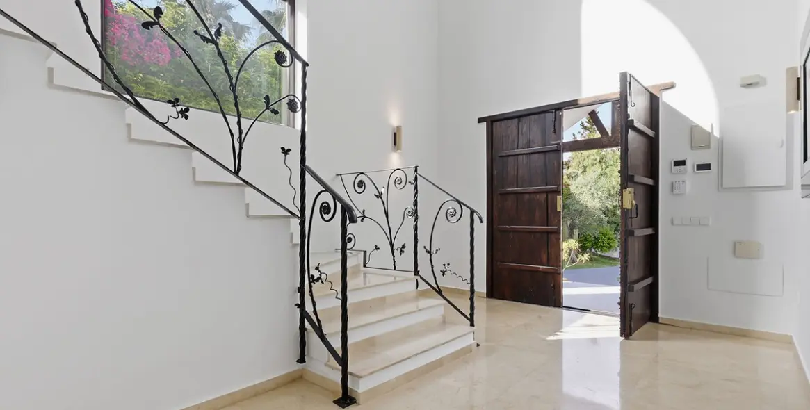Sale of detached villa in El Rosario 23