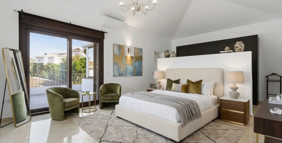 Sale of detached villa in El Rosario 29