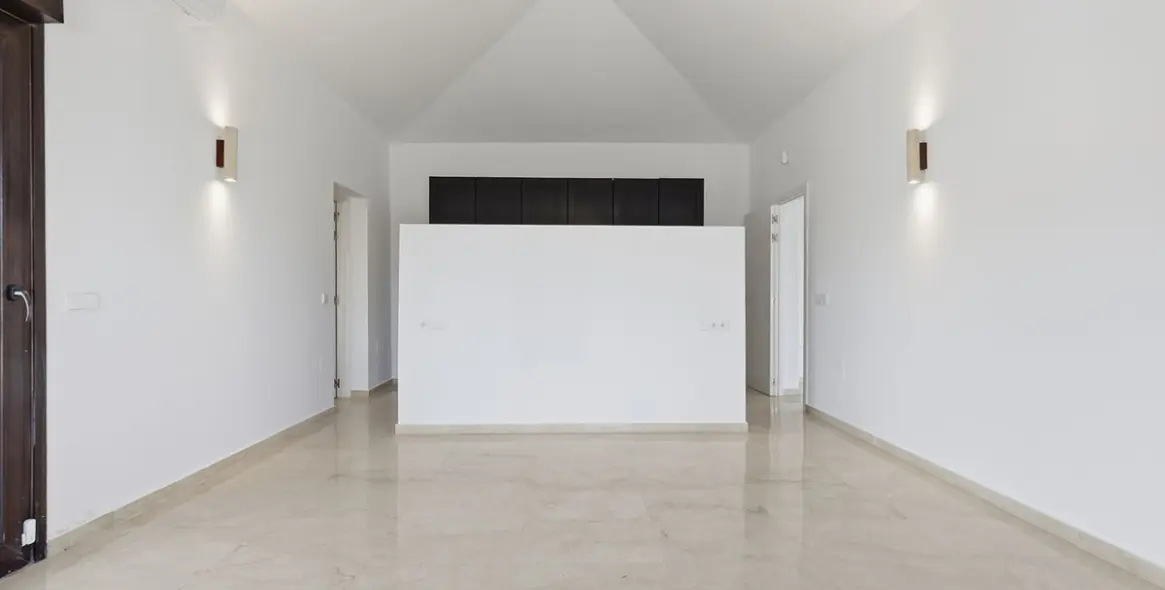 Sale of detached villa in El Rosario 31