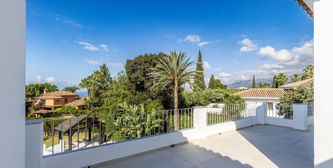 Sale of detached villa in El Rosario 41