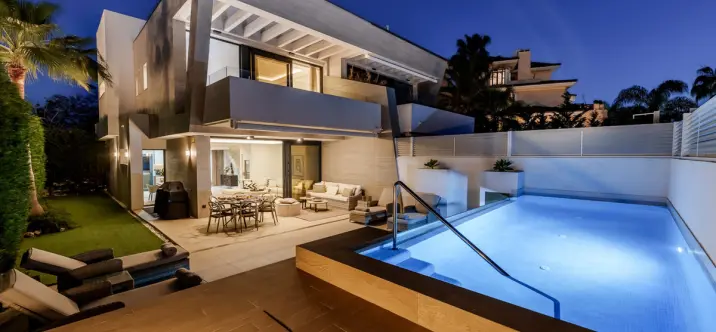 Venta de casa pareada en Puerto Banús 3