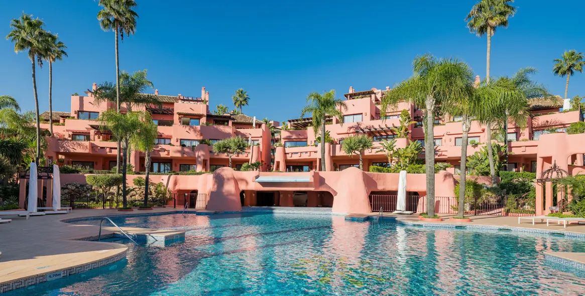 Venta de ático en Estepona 1