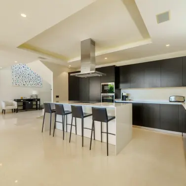 Venta de villa independiente en Nueva Andalucía