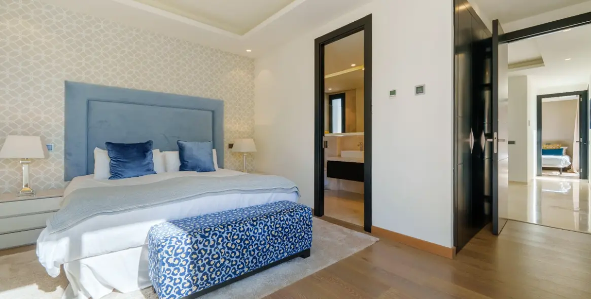 Venta de villa independiente en Nueva Andalucía 12