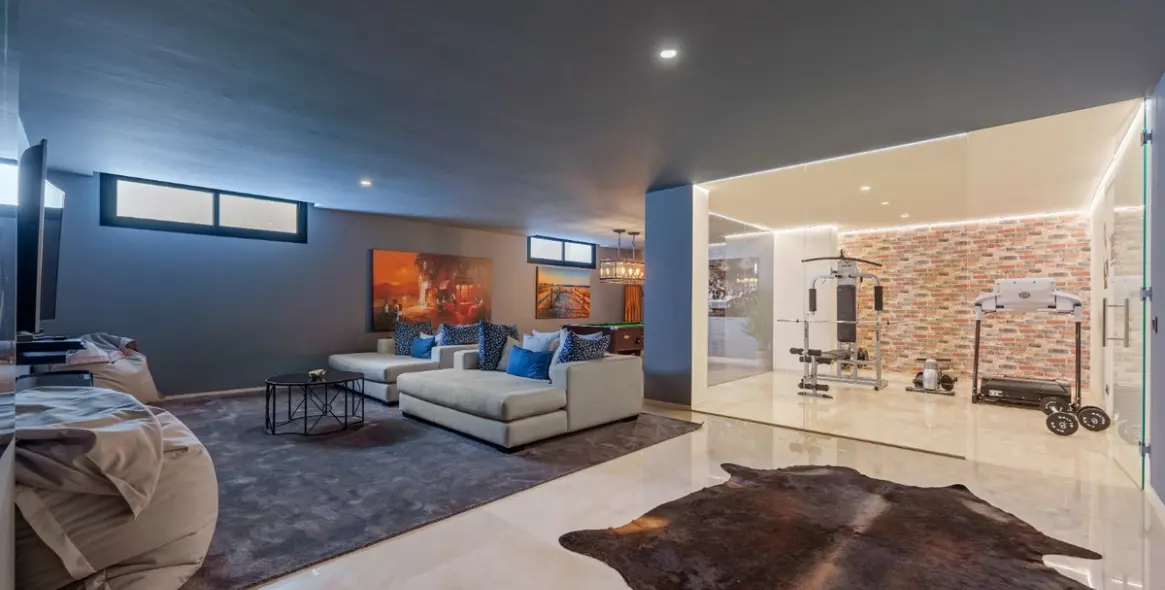 Venta de villa independiente en Nueva Andalucía 21