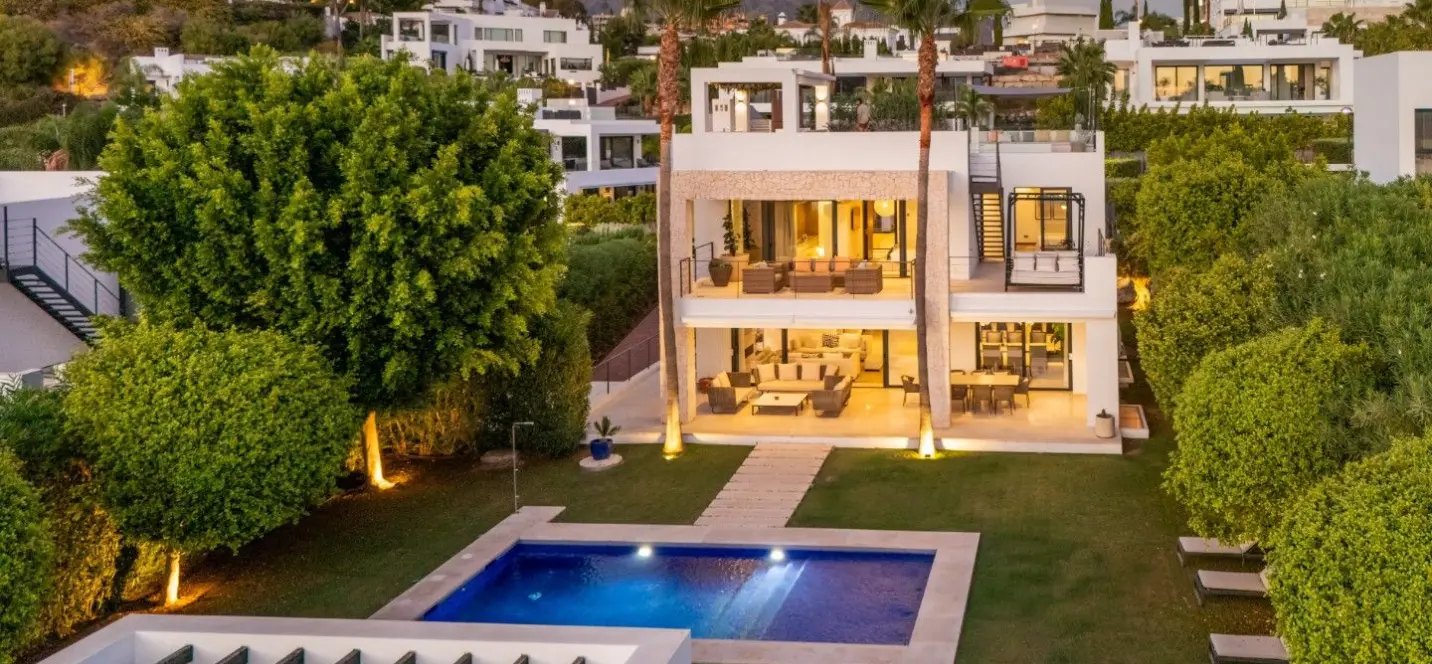 Sale of detached villa in Nueva Andalucía 2