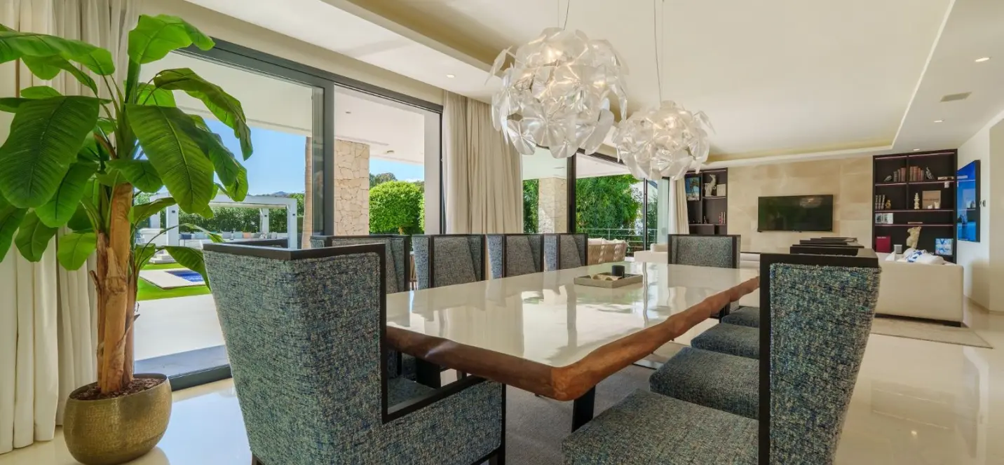 Sale of detached villa in Nueva Andalucía 4