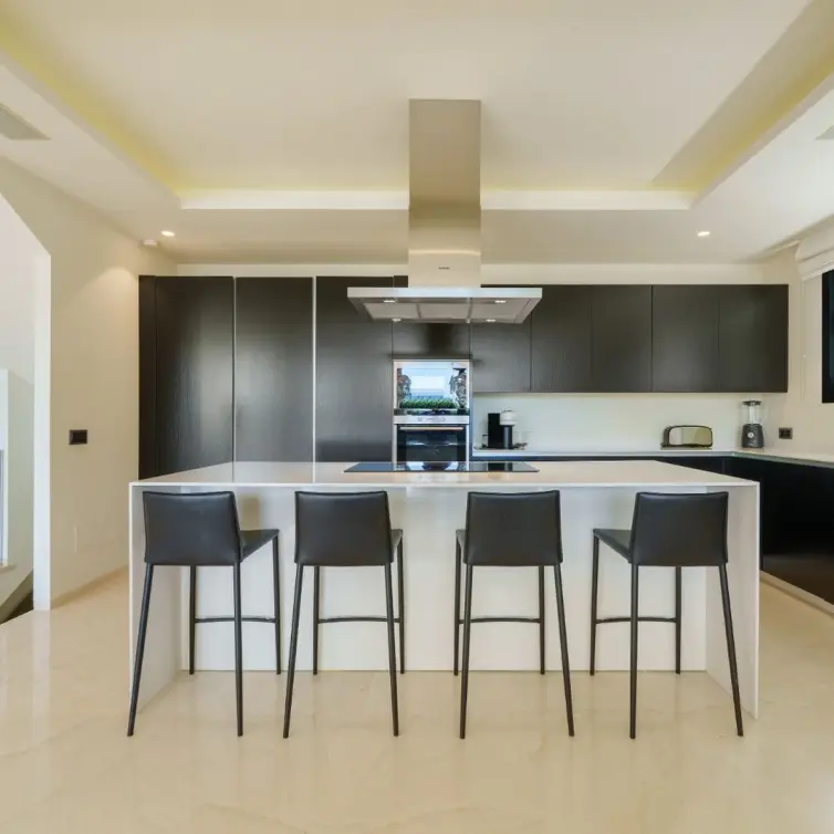 Sale of detached villa in Nueva Andalucía
