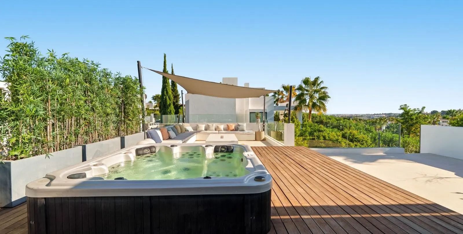 Sale of detached villa in Nueva Andalucía 26