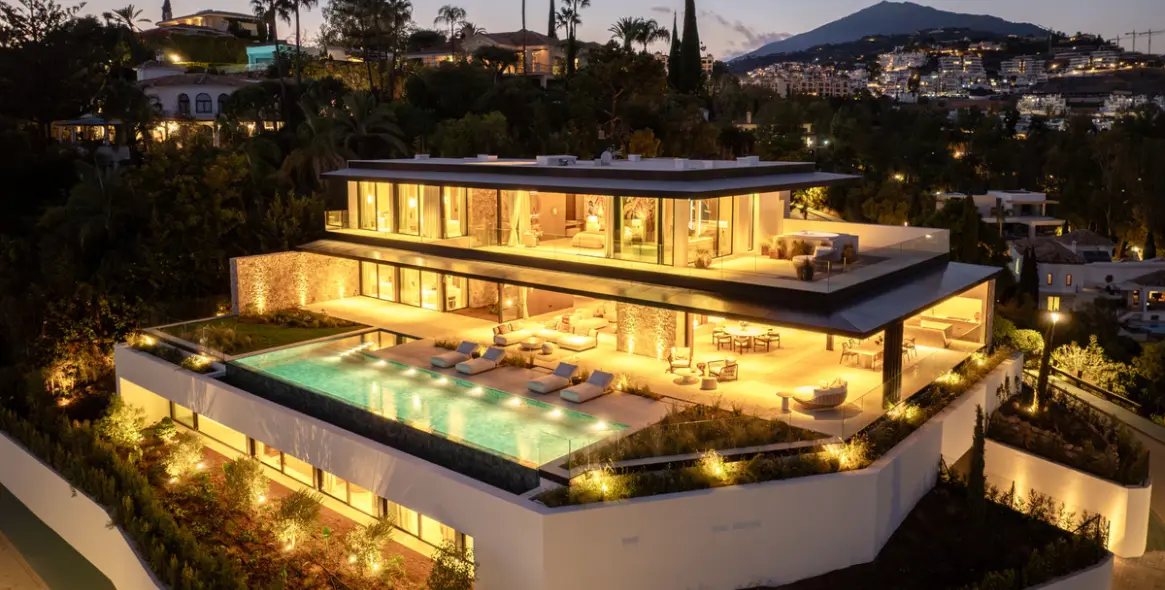 Venta de villa independiente en Marbella 1