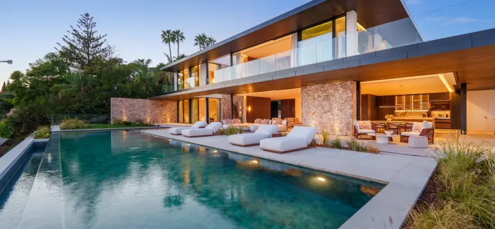 Venta de villa independiente en Marbella 1