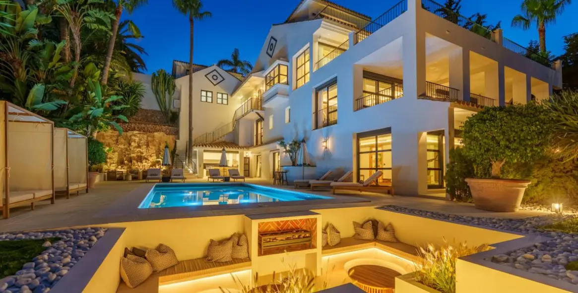 Venta de villa independiente en Nueva Andalucía 1