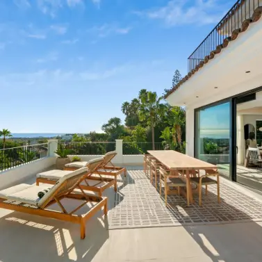 Venta de villa independiente en Nueva Andalucía