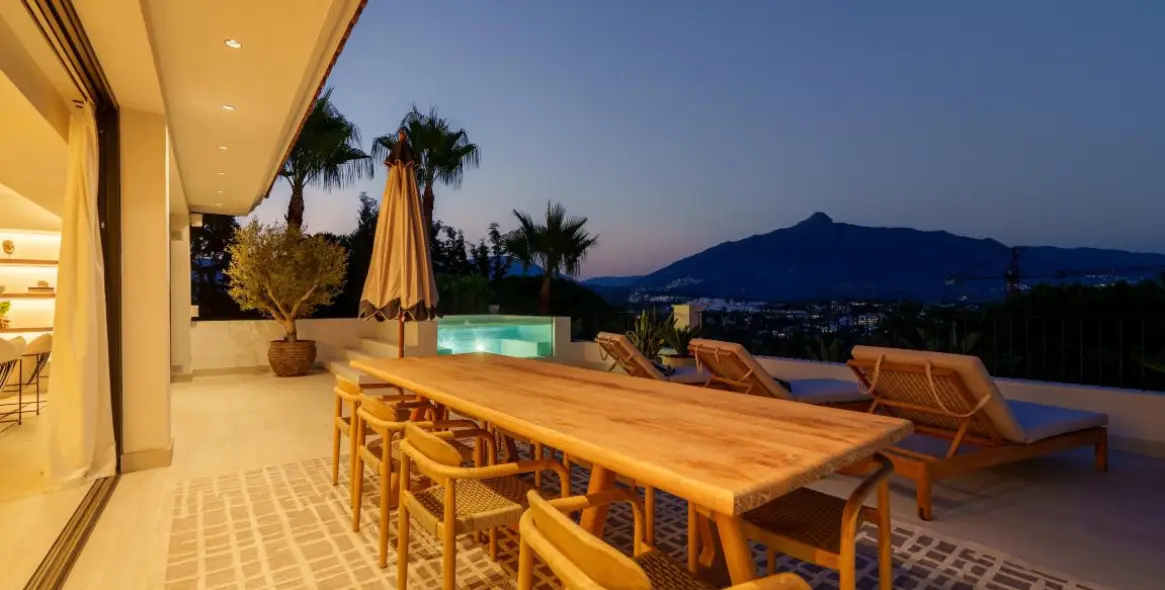 Venta de villa independiente en Nueva Andalucía 5