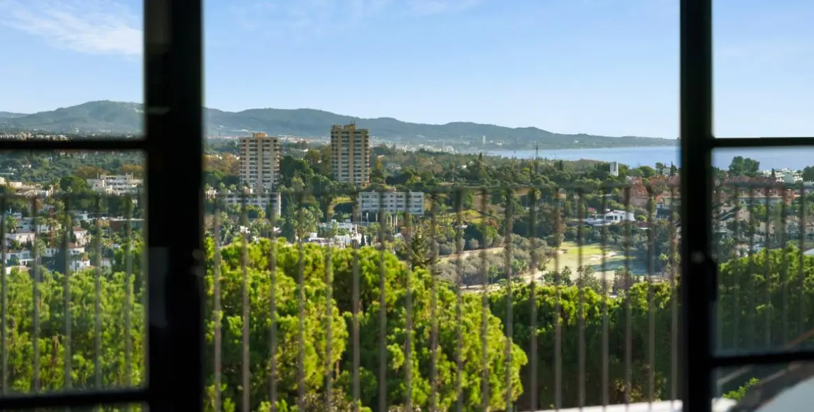 Venta de villa independiente en Nueva Andalucía 12