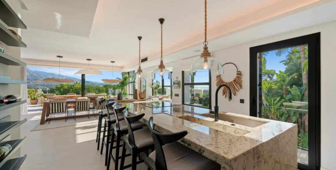 Venta de villa independiente en Nueva Andalucía 14