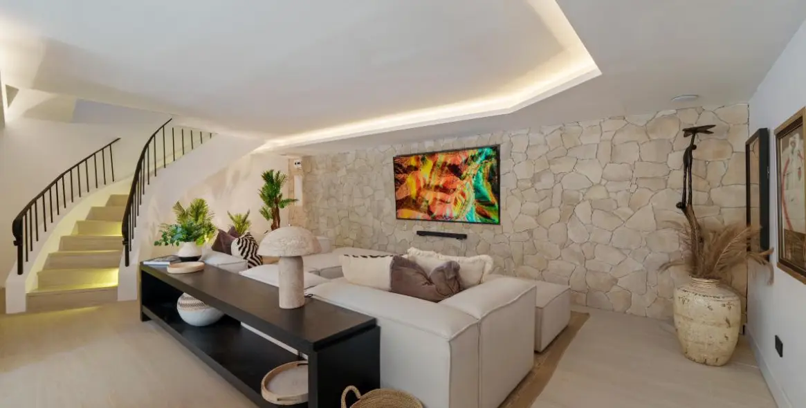 Venta de villa independiente en Nueva Andalucía 18