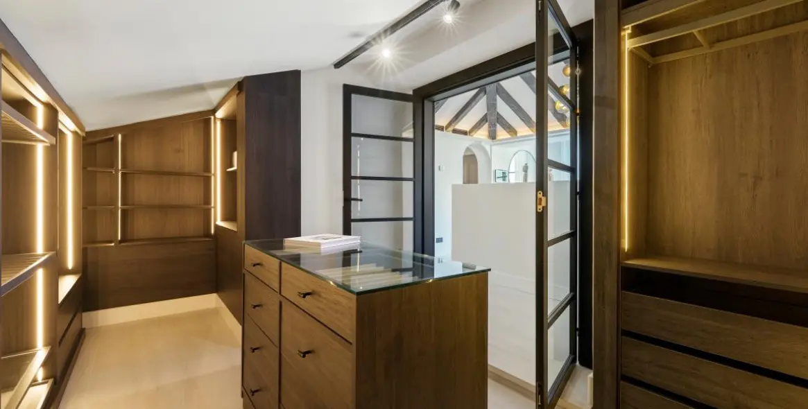 Venta de villa independiente en Nueva Andalucía 25