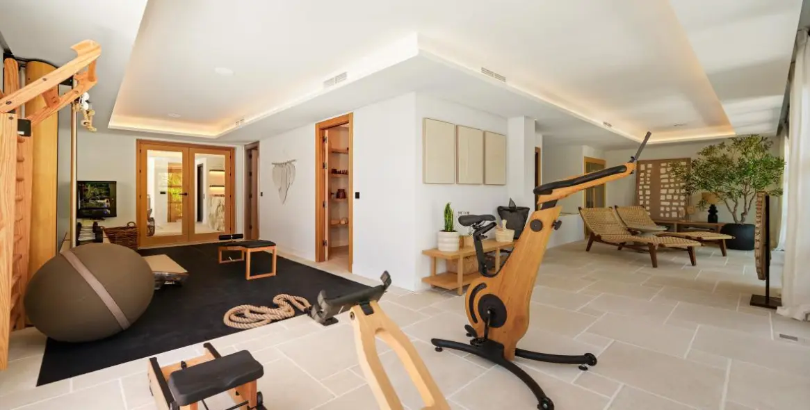 Venta de villa independiente en Nueva Andalucía 35