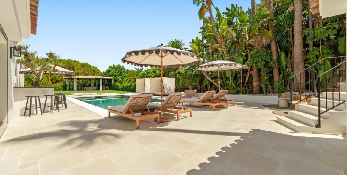 Venta de villa independiente en Nueva Andalucía 43