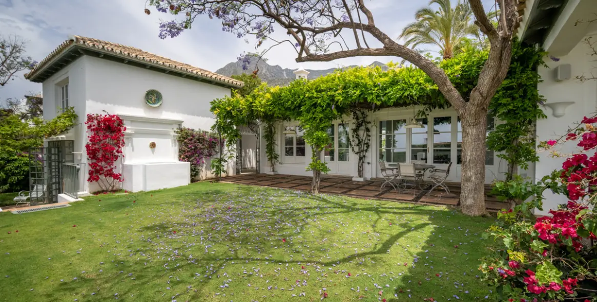Venta de villa independiente en Sierra Blanca 1