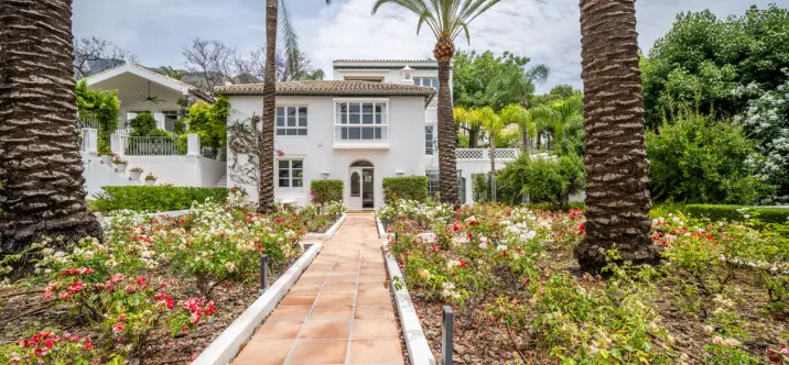 Venta de villa independiente en Sierra Blanca 1