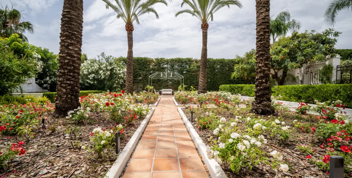 Venta de villa independiente en Sierra Blanca 3