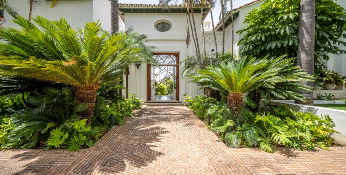 Venta de villa independiente en Sierra Blanca 5