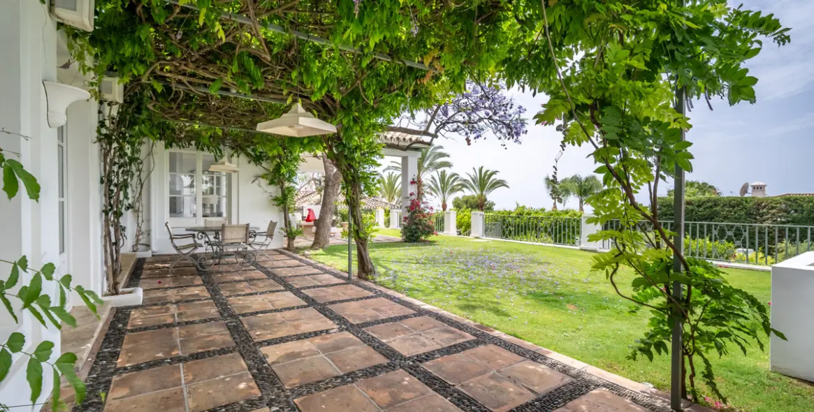 Venta de villa independiente en Sierra Blanca 22
