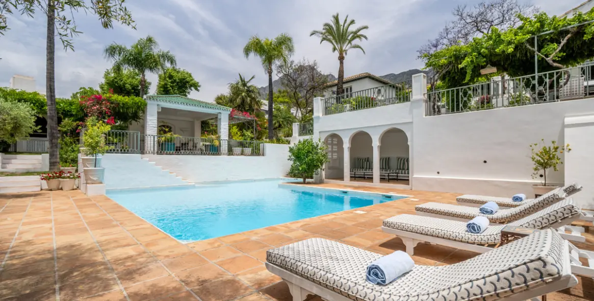 Venta de villa independiente en Sierra Blanca 23