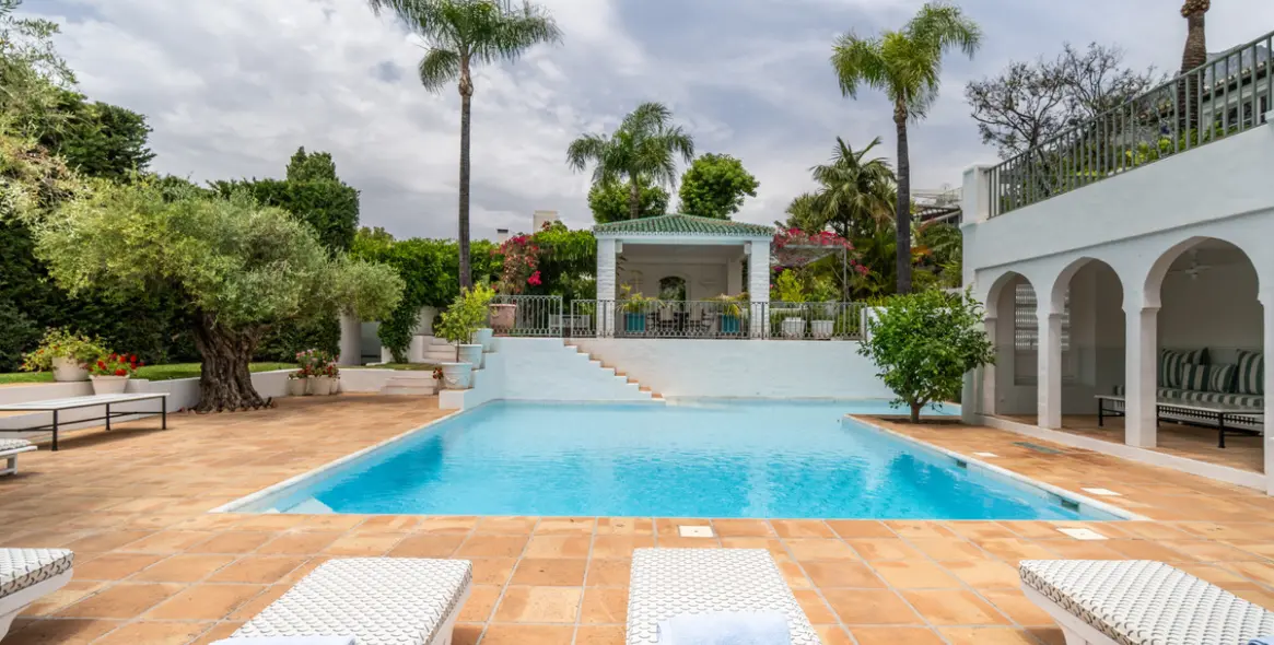 Venta de villa independiente en Sierra Blanca 24