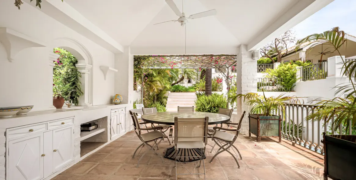 Venta de villa independiente en Sierra Blanca 26