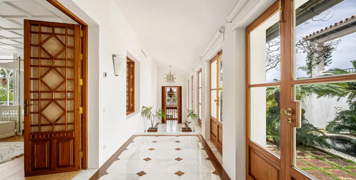 Venta de villa independiente en Sierra Blanca 30