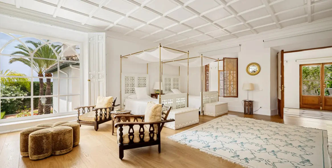 Venta de villa independiente en Sierra Blanca 35