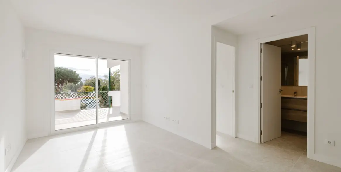 Sale of middle floor apartment in Artola 6