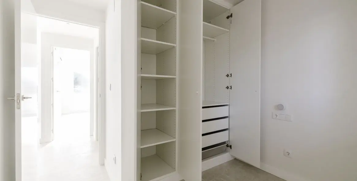 Sale of middle floor apartment in Artola 12