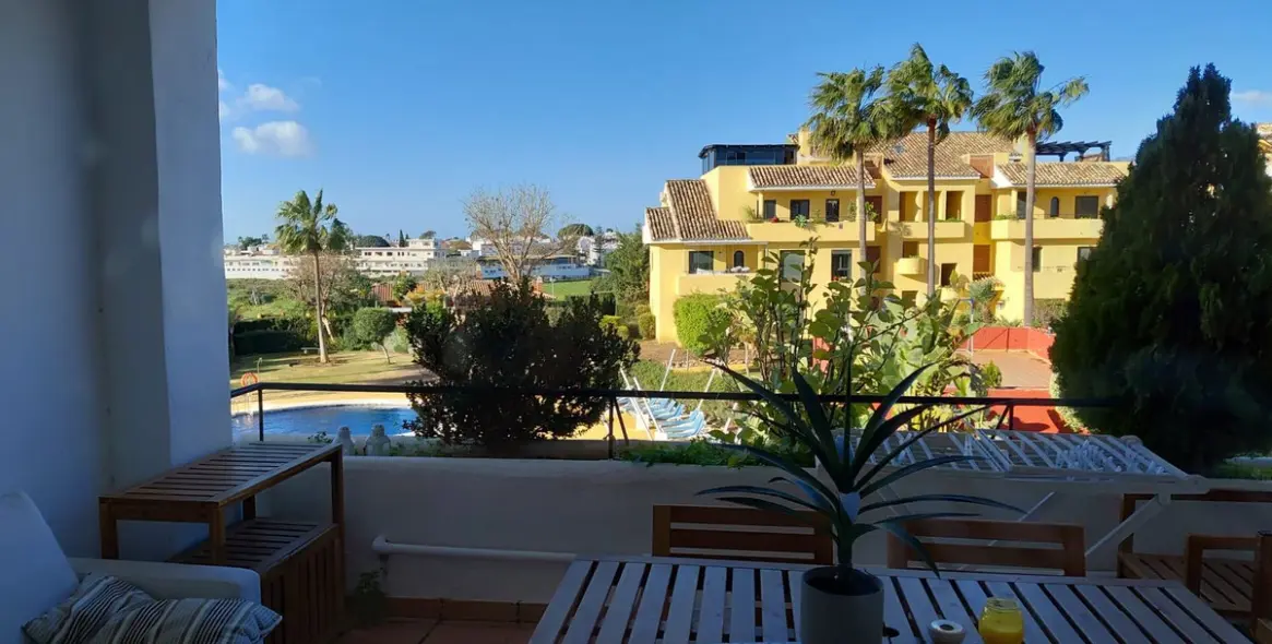 Venta de apartamento en planta baja en Estepona 3