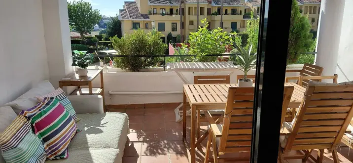 Venta de apartamento en planta baja en Estepona 3