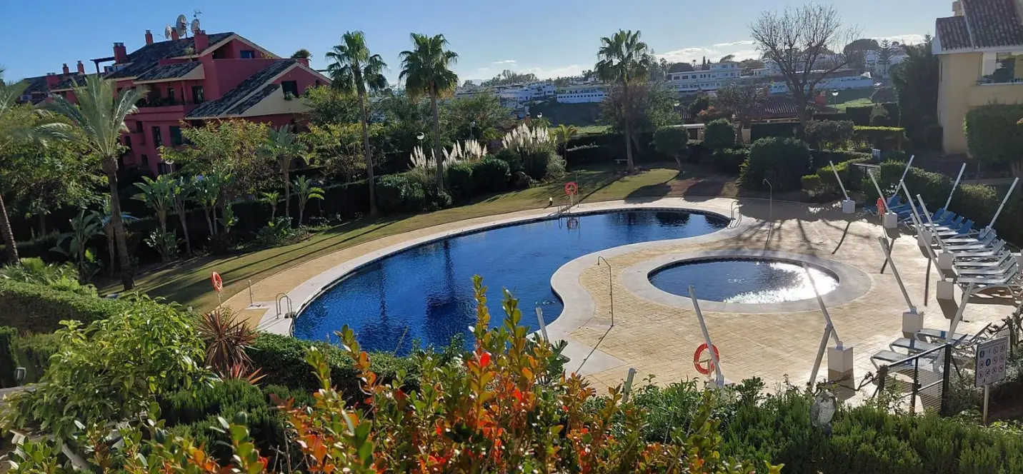 Sale of ground floor apartment in Estepona 0