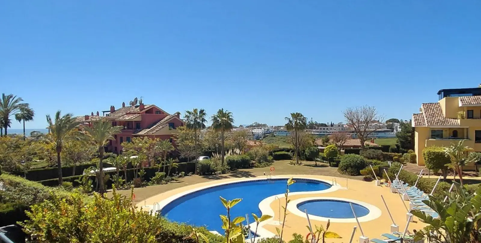 Long-term rent of ground floor apartment in Estepona 2