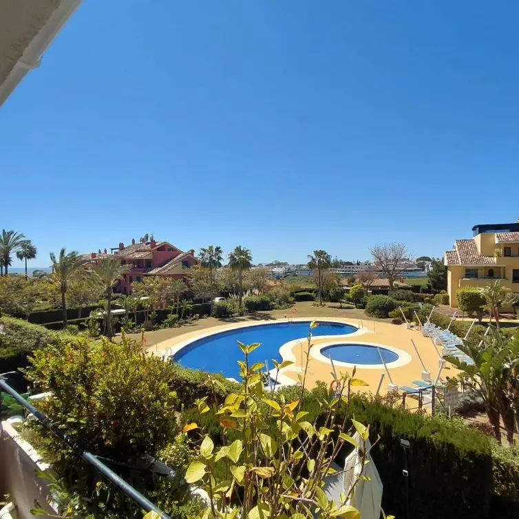 Sale of ground floor apartment in Estepona