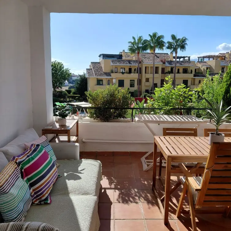 Sale of ground floor apartment in Estepona