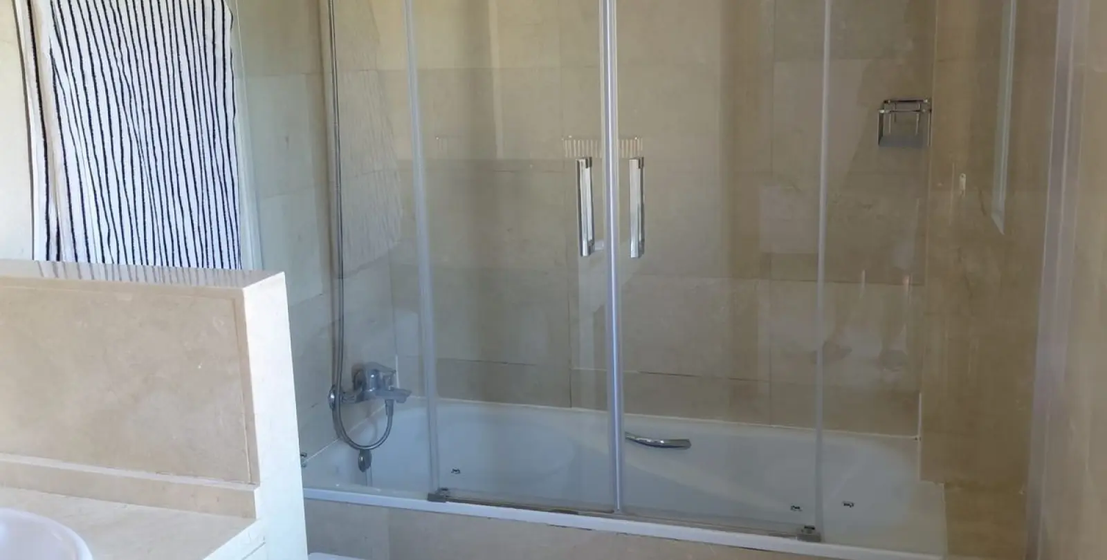Long-term rent of ground floor apartment in Estepona 29